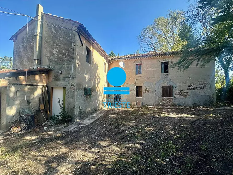 Immagine 2 di Rustico / casale in vendita  a Pesaro