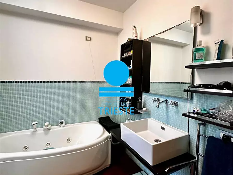 Immagine 28 di Casa indipendente in vendita  in Bramante 25 a Pesaro