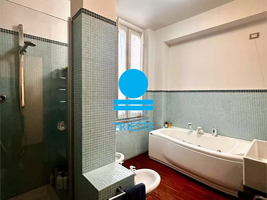 Immagine 27 di Casa indipendente in vendita  in Bramante 25 a Pesaro