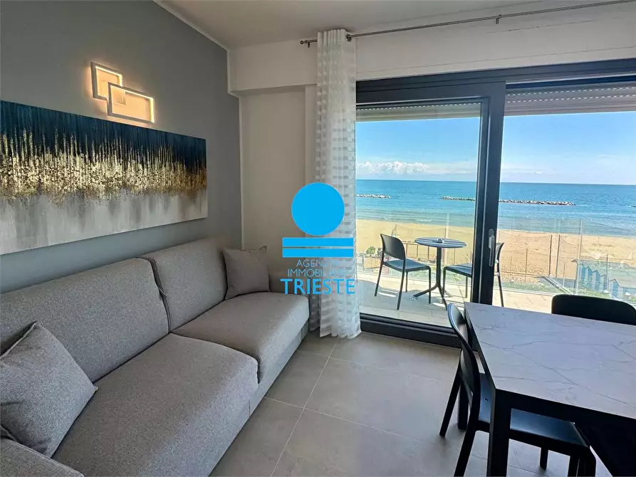 Immagine 2 di Appartamento in affitto  a Pesaro