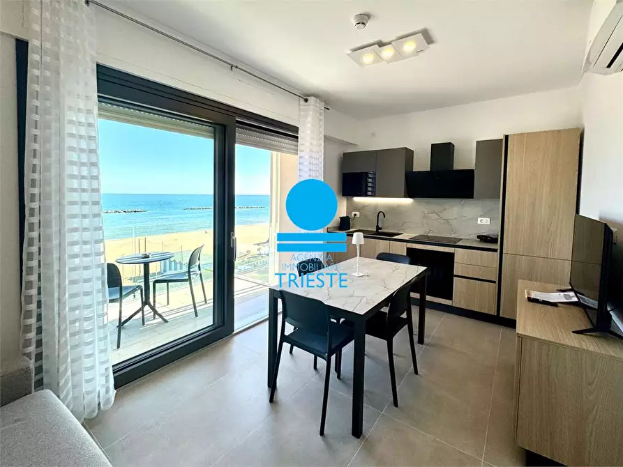 Immagine 1 di Appartamento in affitto  a Pesaro