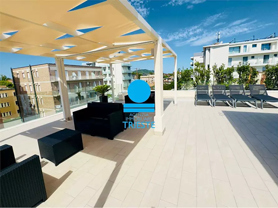 Immagine 31 di Appartamento in affitto  a Pesaro