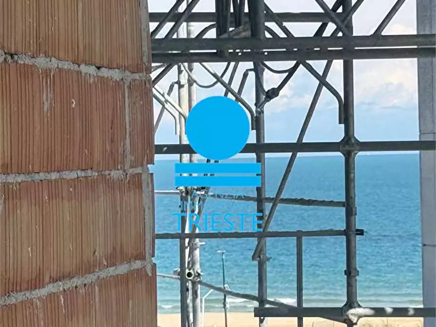 Immagine 5 di Trilocale in vendita  a Pesaro