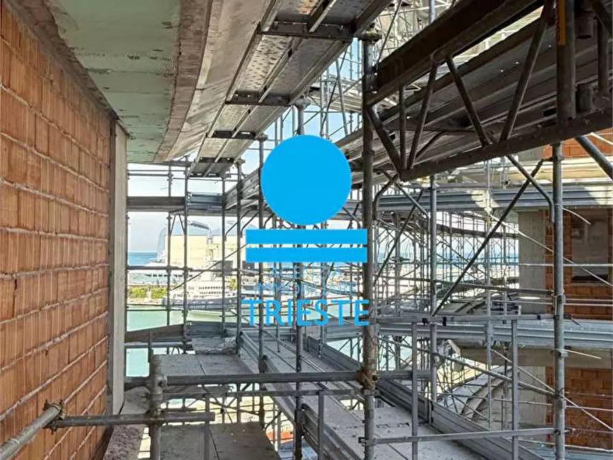 Immagine 10 di Trilocale in vendita  a Pesaro