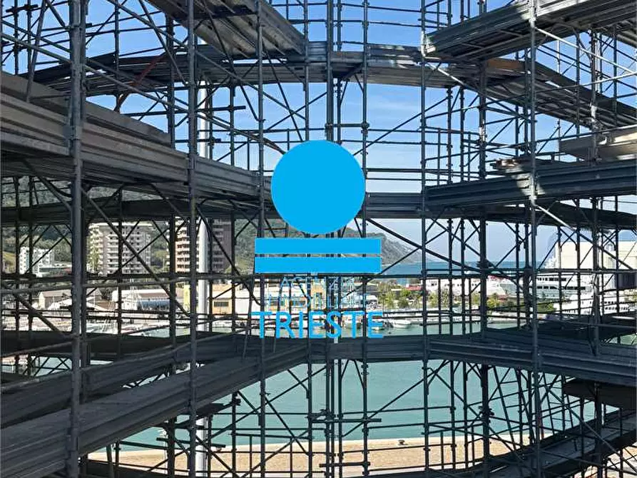 Immagine 13 di Trilocale in vendita  a Pesaro