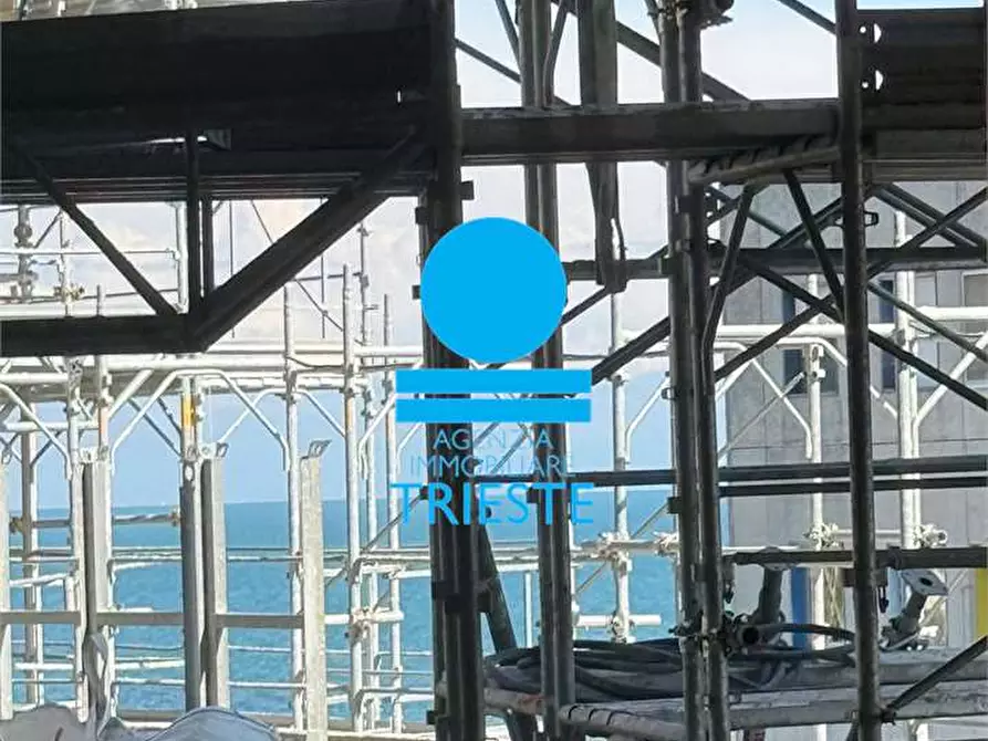 Immagine 14 di Trilocale in vendita  a Pesaro