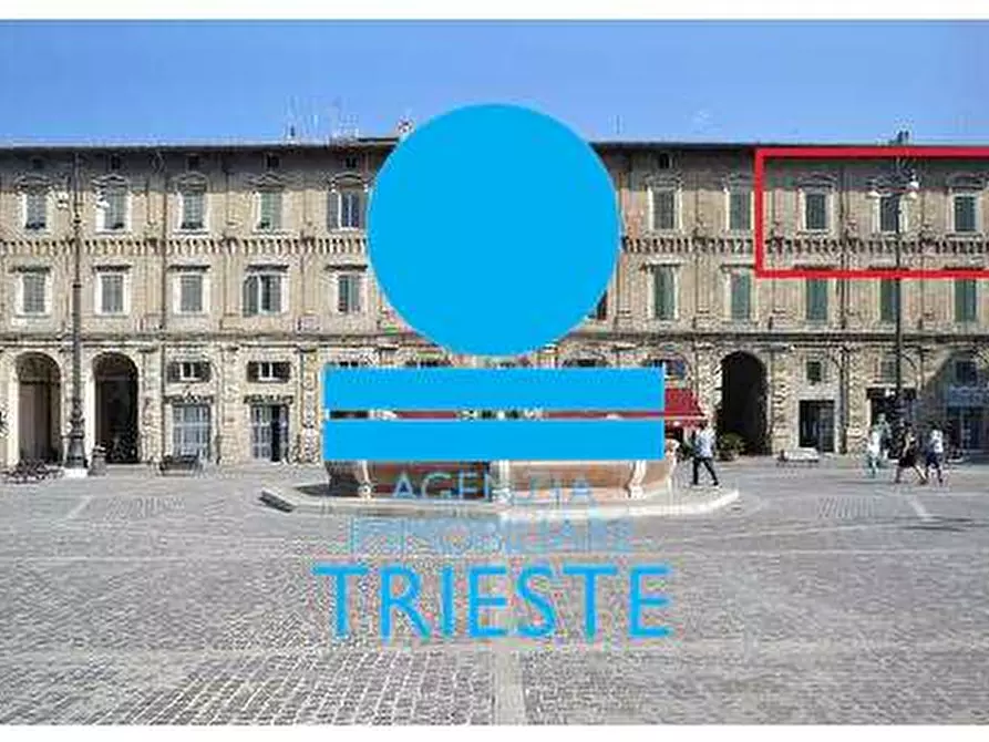 Immagine 1 di Quadrilocale in vendita  a Pesaro
