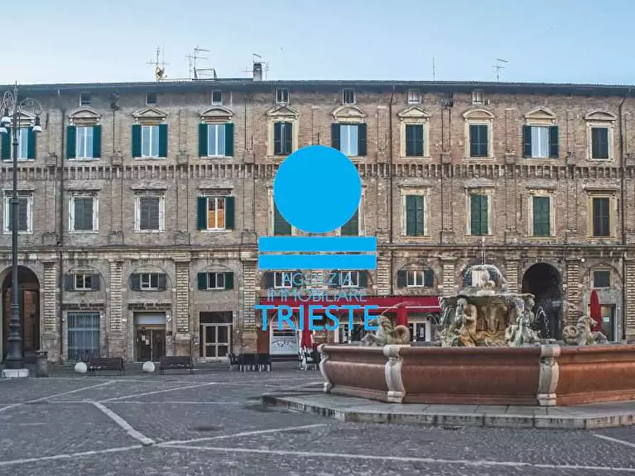 Immagine 31 di Quadrilocale in vendita  a Pesaro