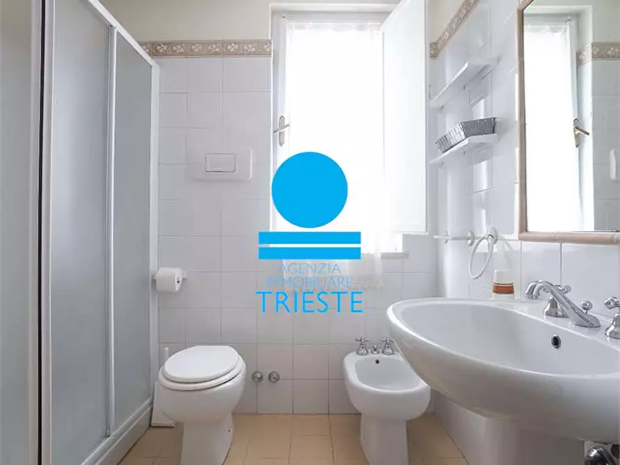 Immagine 16 di Appartamento in vendita  a Pesaro