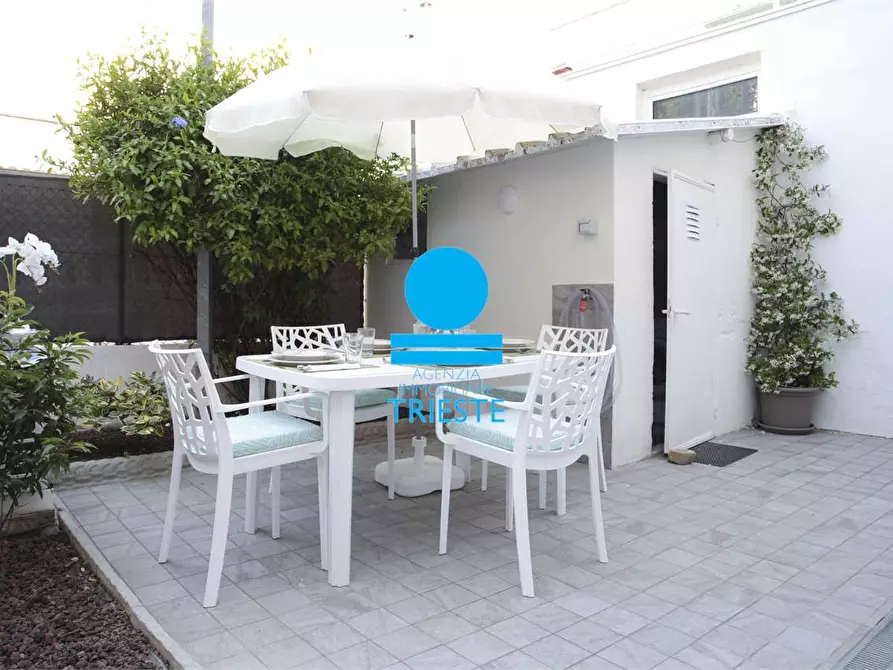 Immagine 2 di Appartamento in vendita  a Pesaro