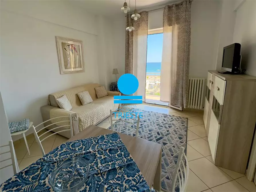 Immagine 1 di Appartamento in affitto  a Pesaro