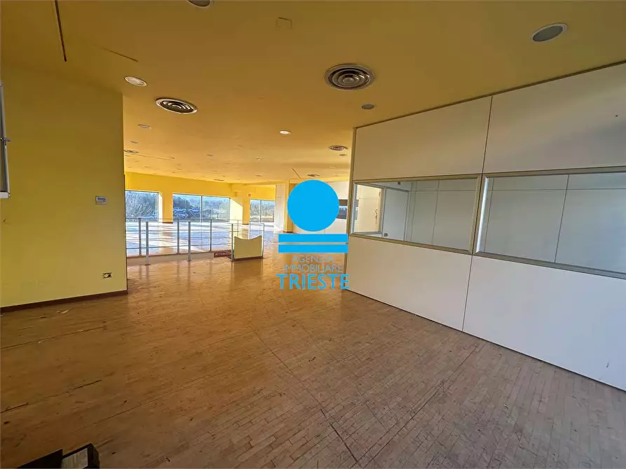 Immagine 9 di Capannone industriale in affitto  a Pesaro