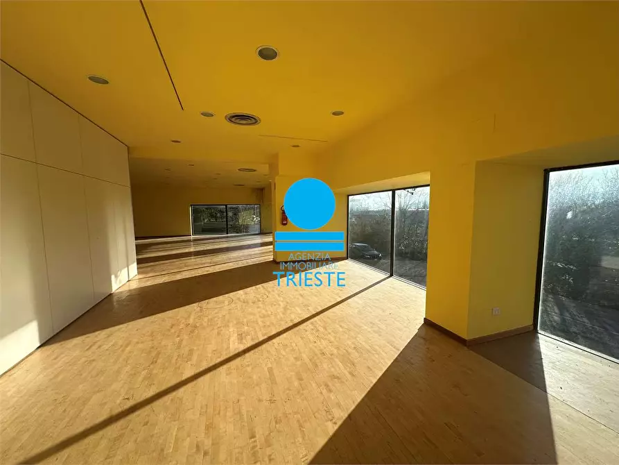 Immagine 11 di Capannone industriale in affitto  a Pesaro