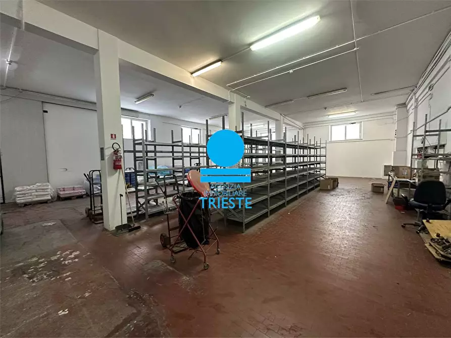 Immagine 2 di Capannone industriale in affitto  a Pesaro