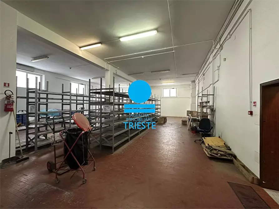 Immagine 1 di Capannone industriale in affitto  a Pesaro