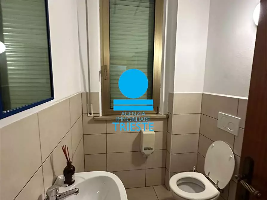 Immagine 8 di Capannone industriale in affitto  a Pesaro