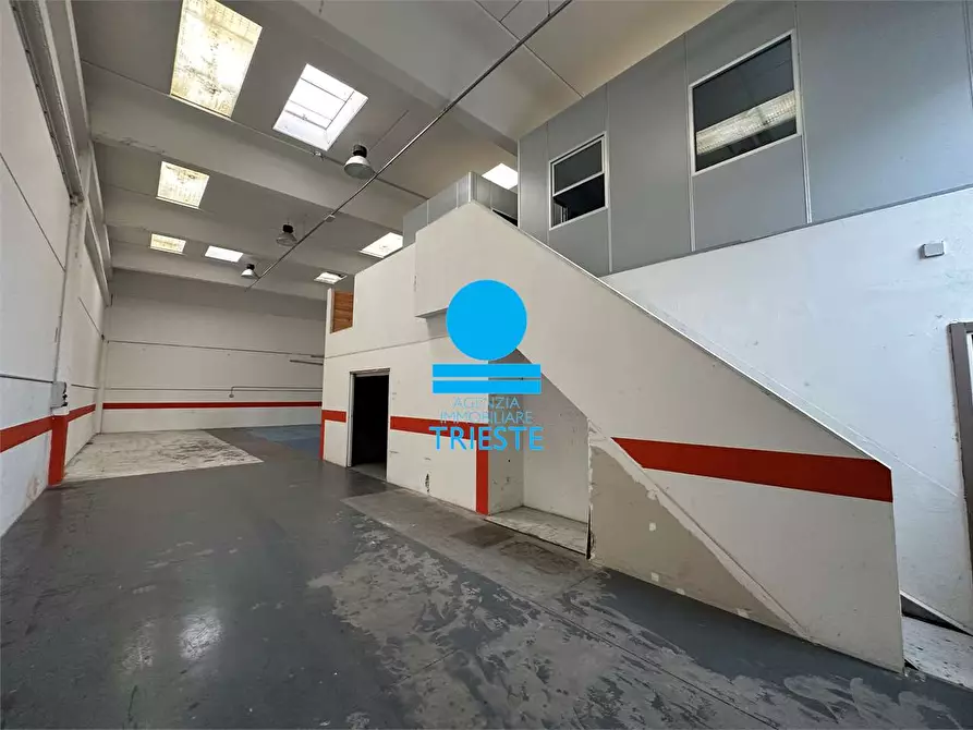 Immagine 1 di Capannone industriale in affitto  a Pesaro