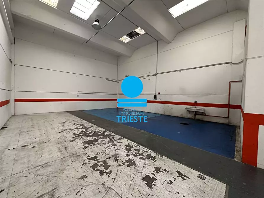 Immagine 2 di Capannone industriale in affitto  a Pesaro