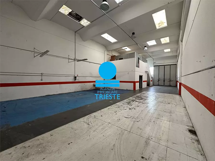 Immagine 3 di Capannone industriale in affitto  a Pesaro