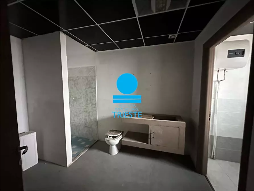 Immagine 5 di Capannone industriale in affitto  a Pesaro