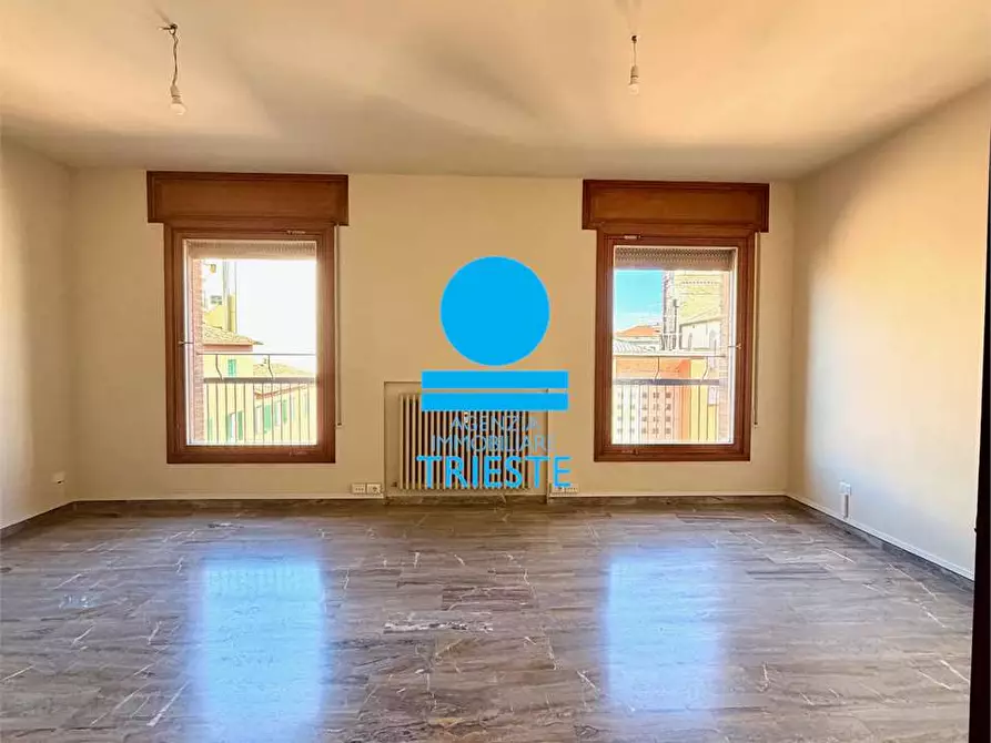 Immagine 1 di Quadrilocale in vendita  a Pesaro