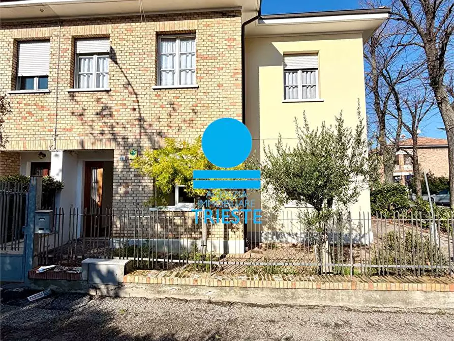 Immagine 3 di Villetta a schiera in vendita  a Pesaro