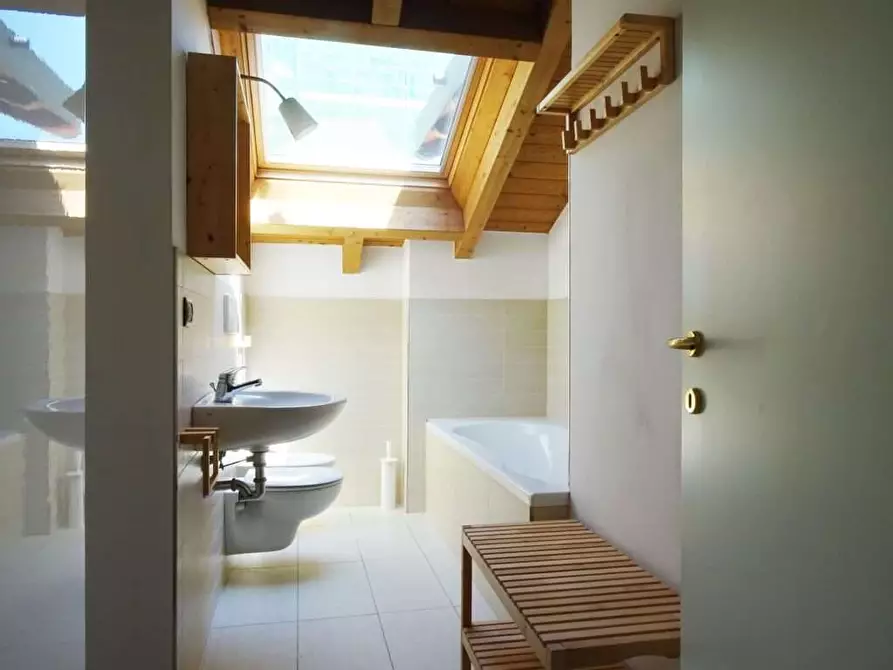 Immagine 14 di Mansarda in vendita  in Via Anzani  15 a Como