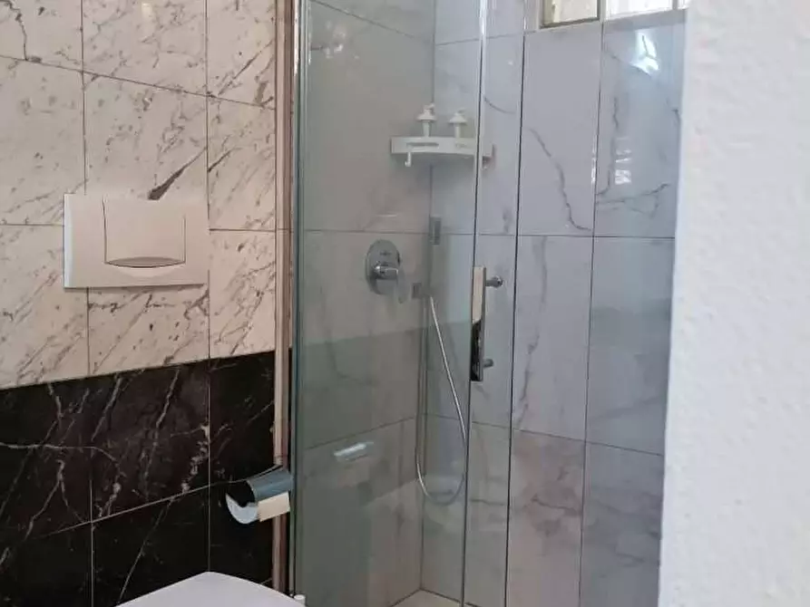 Immagine 16 di Appartamento in affitto  in Via Giovio 15 a Como
