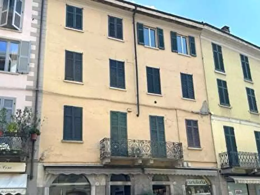 Immagine 1 di Stabile in vendita  in Via Milano a Como