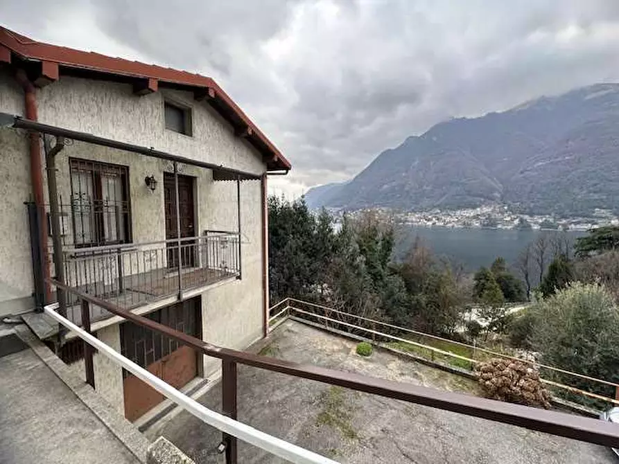 Immagine 1 di Appartamento in vendita  in Via Matteotti a Pognana Lario