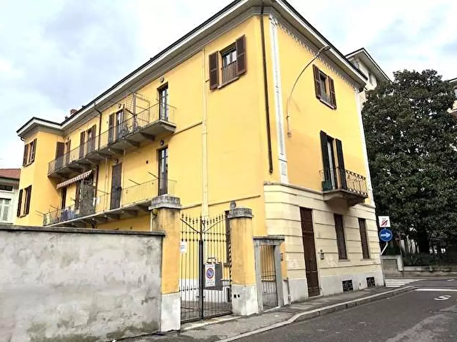Immagine 1 di Appartamento in vendita  in Via Rezia 19 a Como
