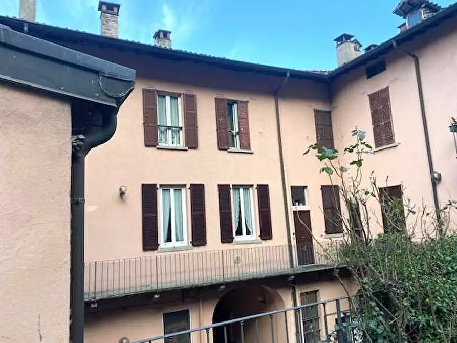 Immagine 1 di Trilocale in vendita  in Via Borgovico a Como