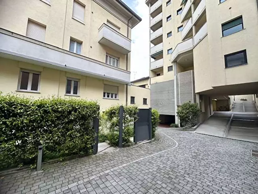 Immagine 2 di Trilocale in vendita  in Via Anzani 15 a Como