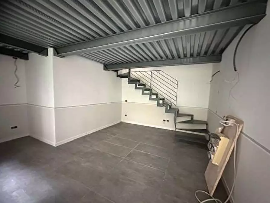 Immagine 9 di Trilocale in vendita  in Via Anzani 15 a Como