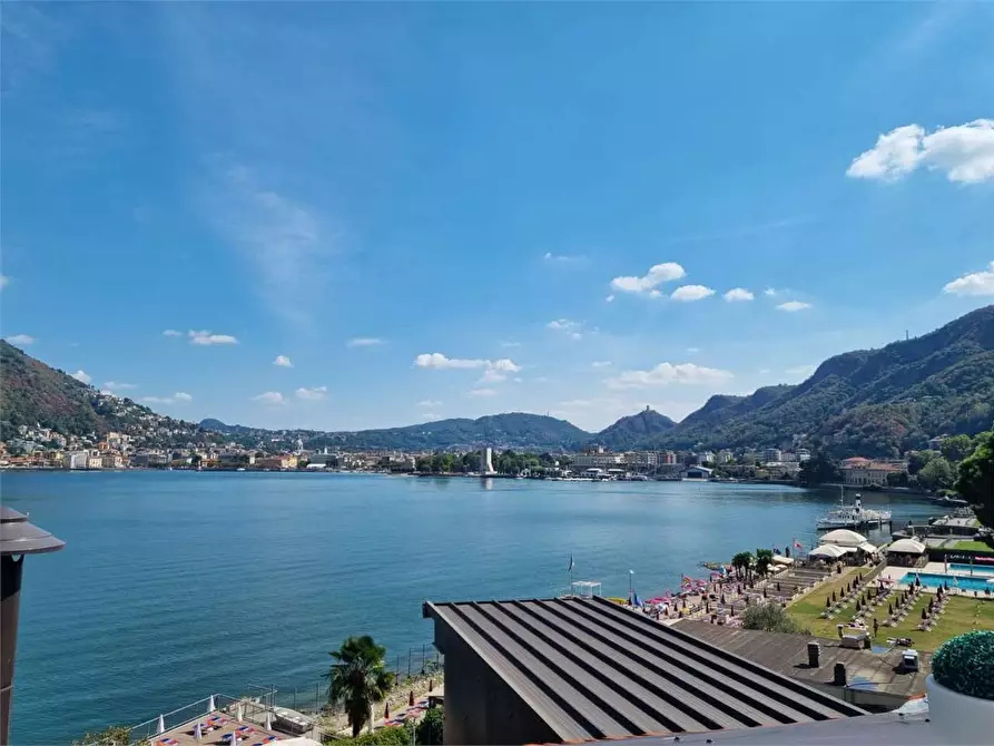 Immagine 3 di Attico in vendita  in Via Cernobbio 7 a Como