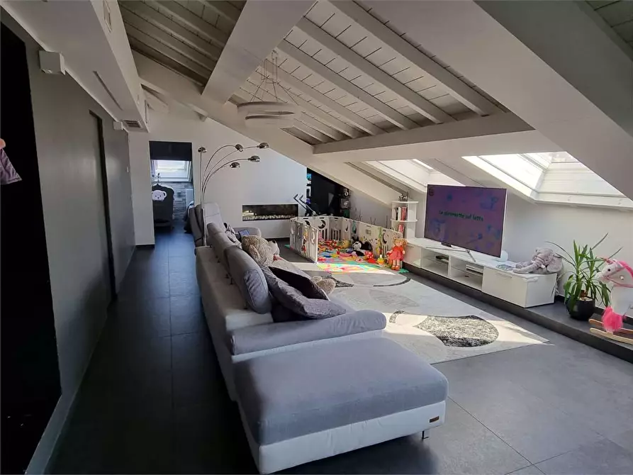 Immagine 4 di Attico in vendita  in Via Cernobbio 7 a Como