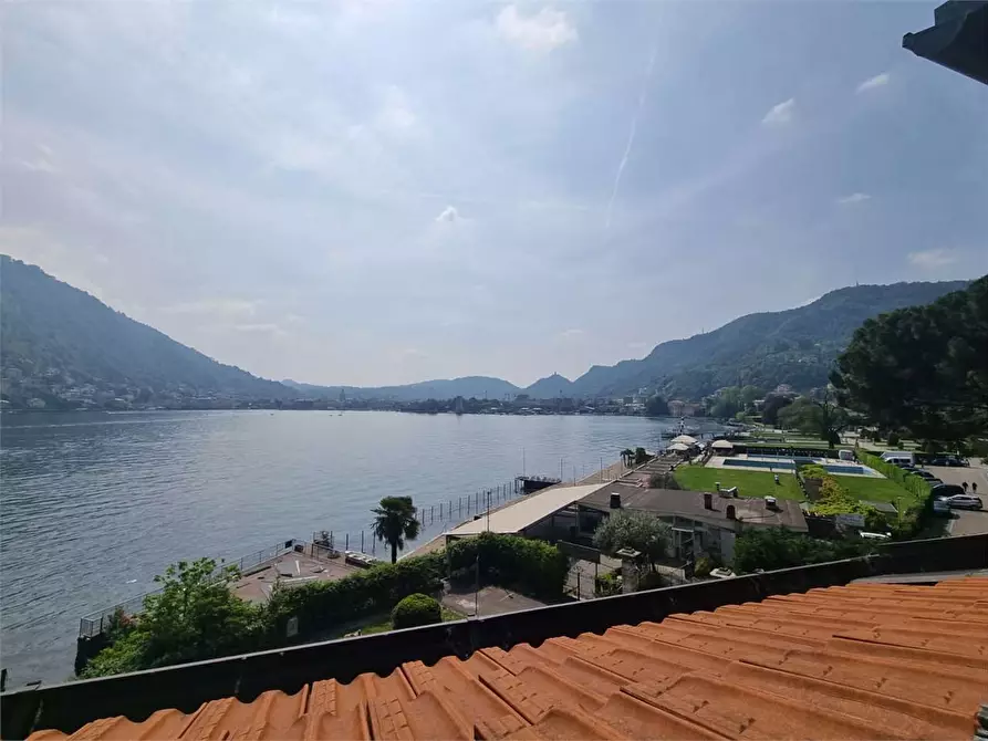 Immagine 9 di Attico in vendita  in Via Cernobbio 7 a Como