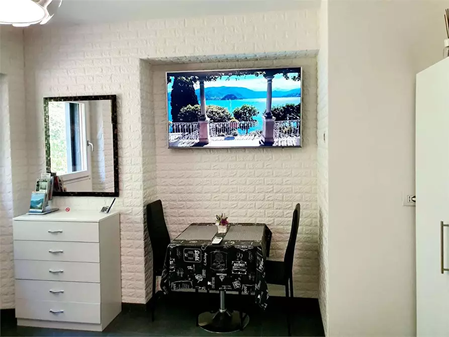 Immagine 11 di Attico in vendita  in Via Cernobbio 7 a Como