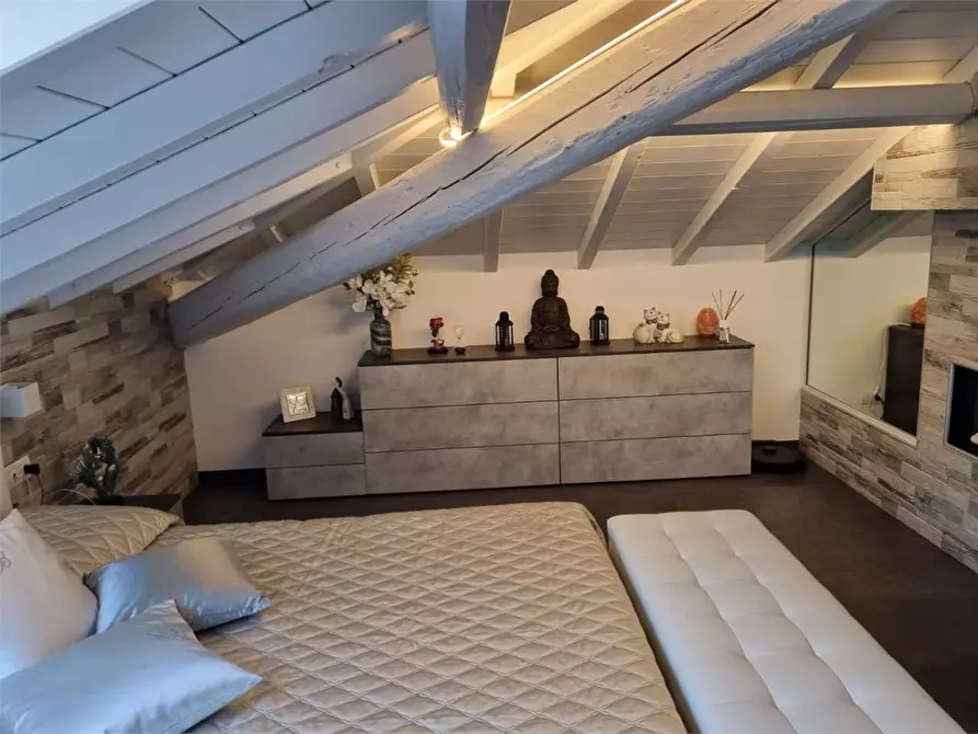 Immagine 14 di Attico in vendita  in Via Cernobbio 7 a Como