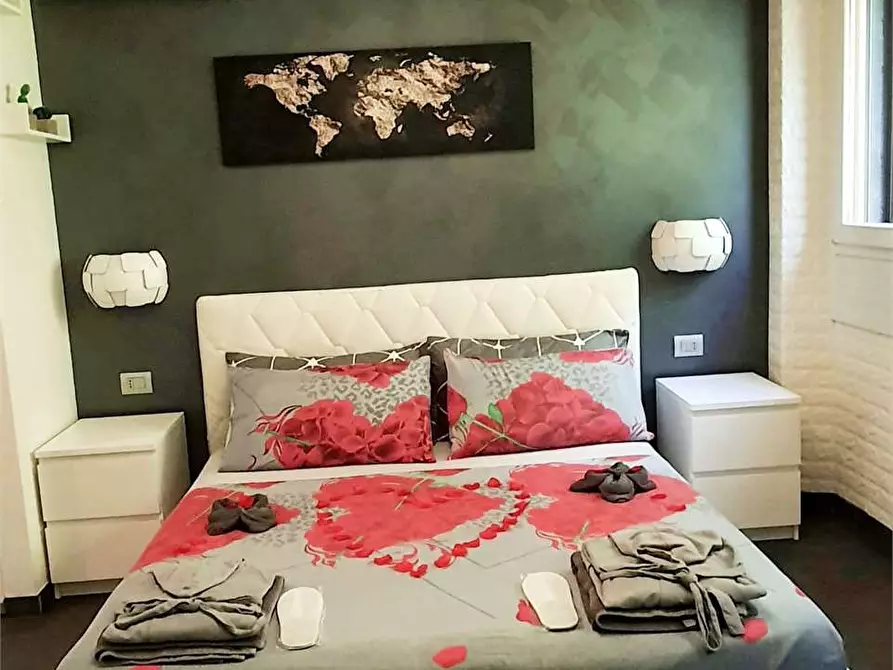 Immagine 17 di Attico in vendita  in Via Cernobbio 7 a Como