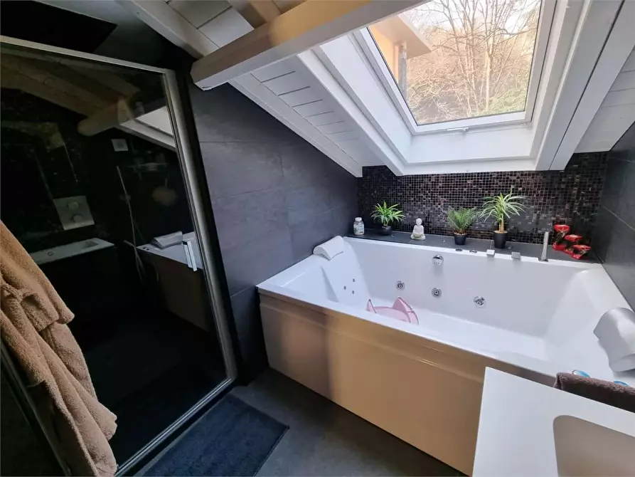 Immagine 24 di Attico in vendita  in Via Cernobbio 7 a Como