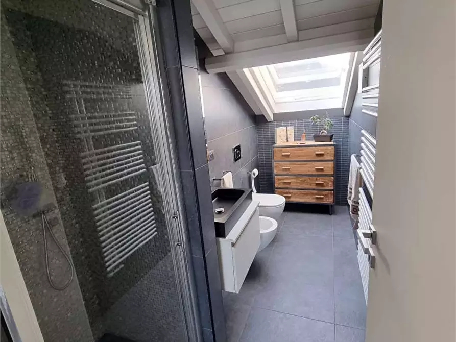 Immagine 25 di Attico in vendita  in Via Cernobbio 7 a Como