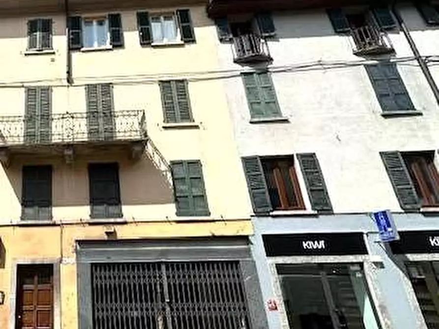 Immagine 1 di Negozio in vendita  in Via MIlano 114 a Como