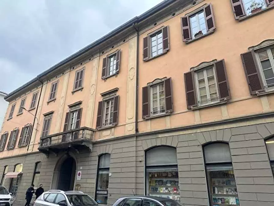 Immagine 9 di Appartamento in vendita  in Via Milano 36 a Como
