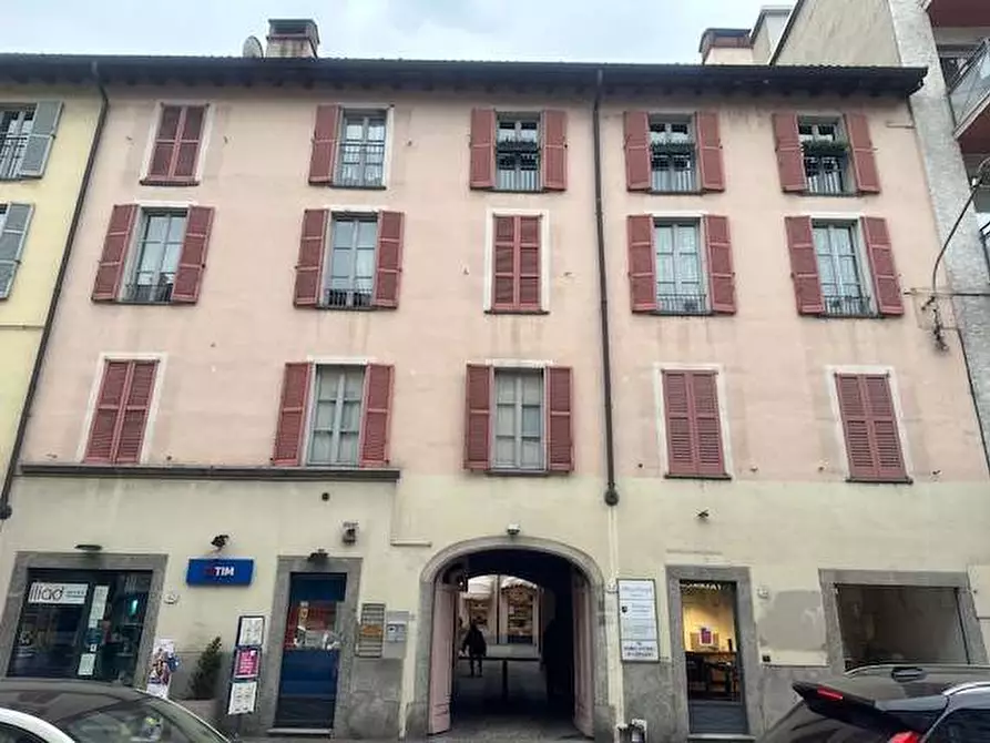 Immagine 10 di Appartamento in vendita  in Via Milano 36 a Como