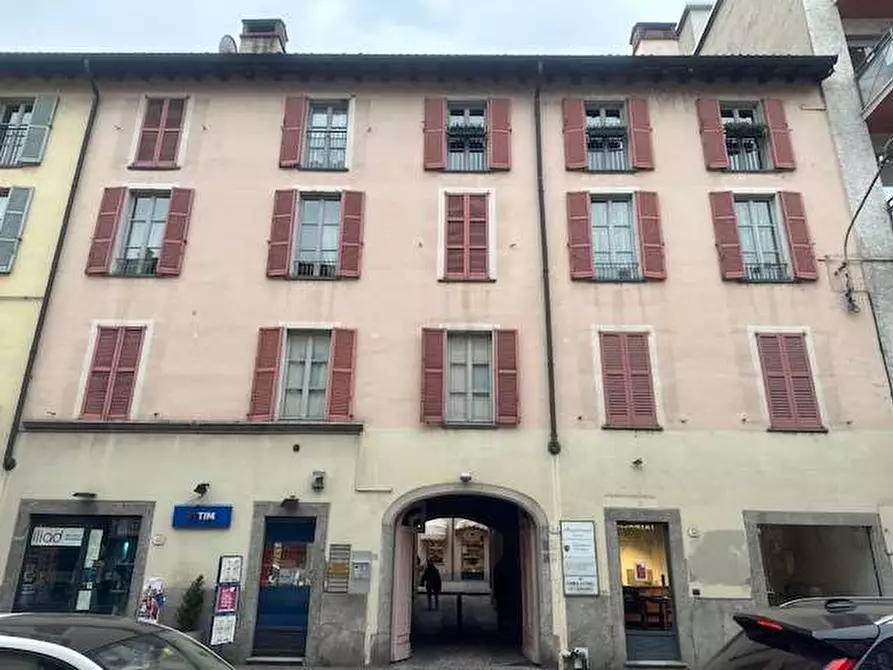 Immagine 11 di Appartamento in vendita  in Via Milano 36 a Como
