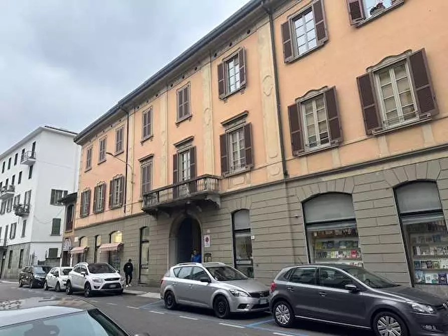Immagine 4 di Appartamento in vendita  in Via Milano 36 a Como