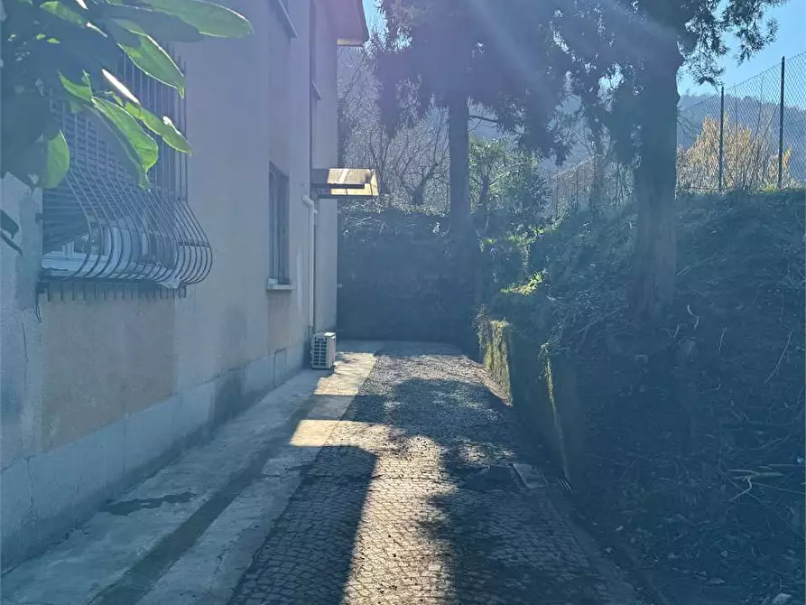 Immagine 29 di Bilocale in affitto  in Via Bellinzona 239 a Como