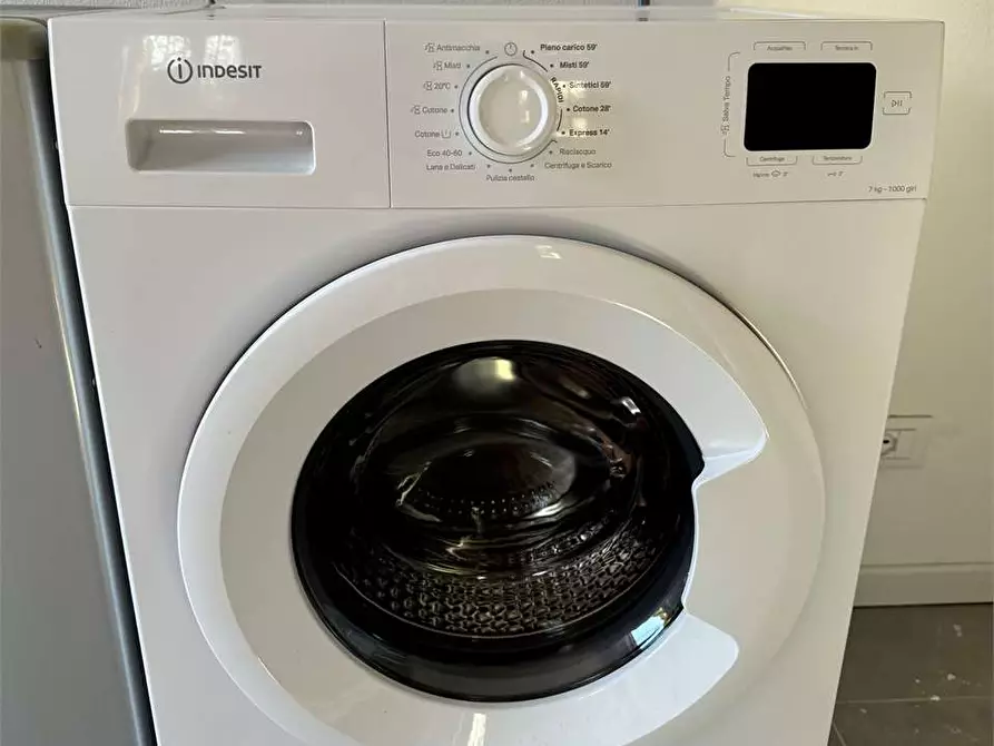 Immagine 32 di Bilocale in affitto  in Via Bellinzona 239 a Como