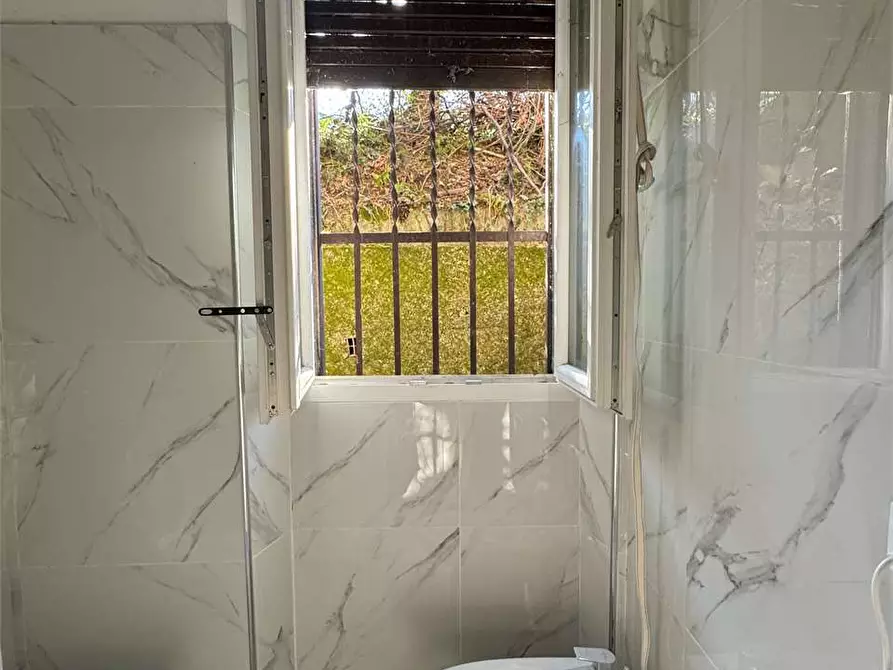 Immagine 36 di Bilocale in affitto  in Via Bellinzona 239 a Como